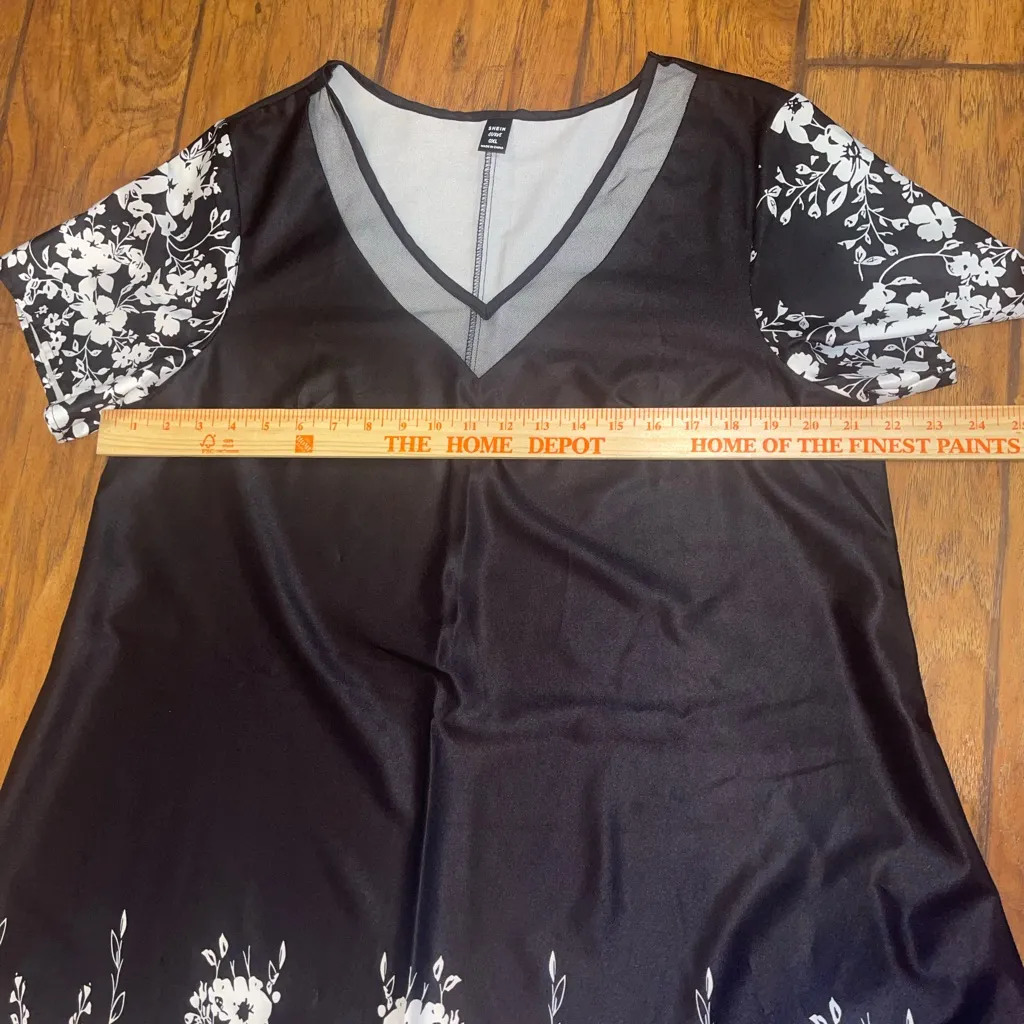 SHEIN Curve Black and White Floral Tunic style dress woman’s 1XL - Image 7