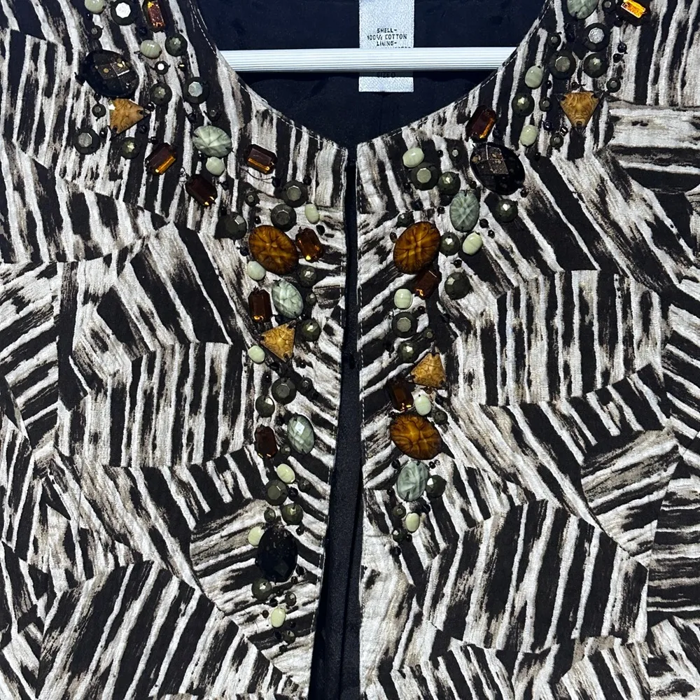 Chico’s Neutral Toned Embellished Hook Closure Classic Blazer Size Small - Image 15