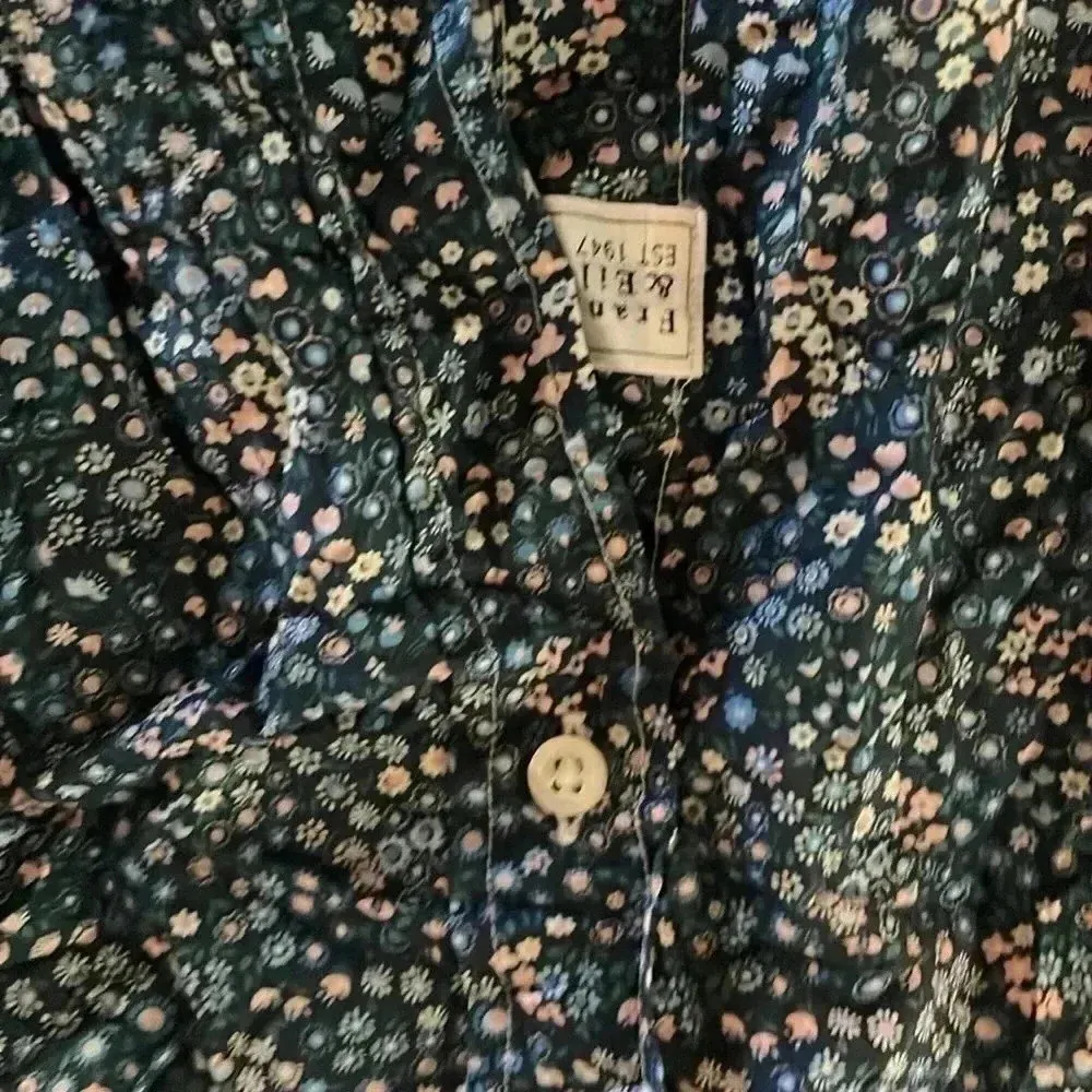 Frank & Eileen Barry Floral Button Up Shirt - Image 6