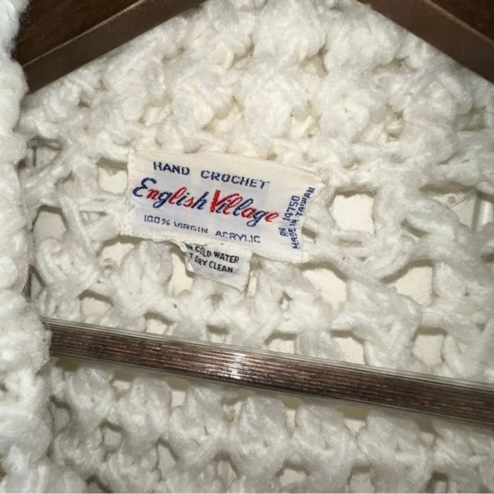 VTG hand crocheted, 100% virgin acrylic, white shawl by English Village OS Size undefined - Image 3