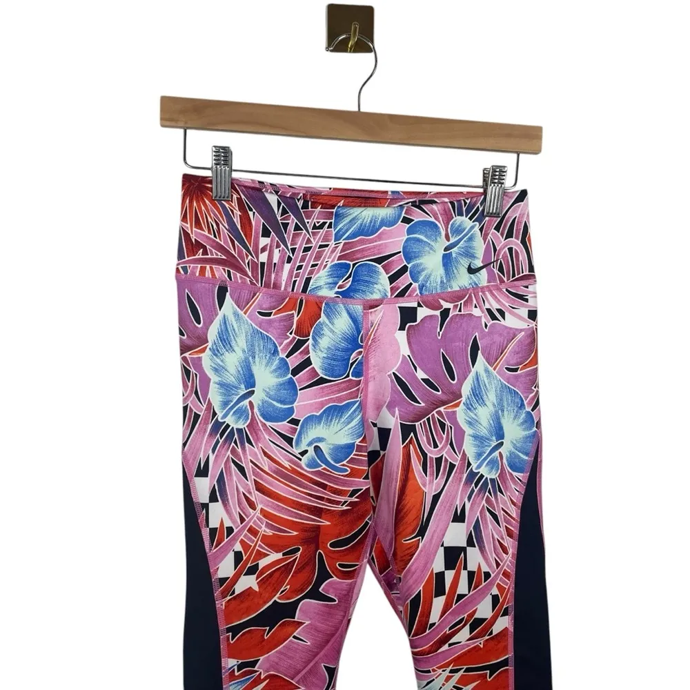 NWOT Nike Women’s Dri-Fit Multicolor Tropical Cropped Leggings Size M - Image 5