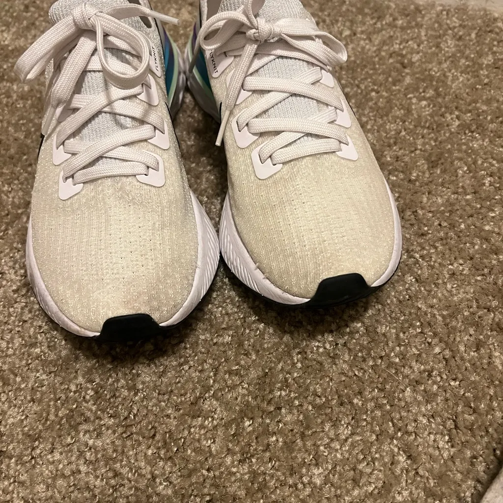 Nike woman’s React infinity run flyknit white ombre 8.5 CD4372-102 - Image 9