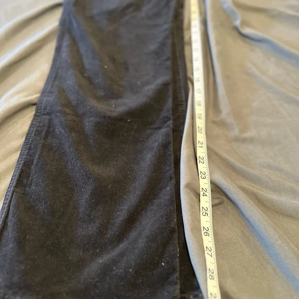 Royal Robbin’s Sz:8 Black Mini-wale Corduroy Velvet Finish Flare 5 Pocket Pants. - Image 6