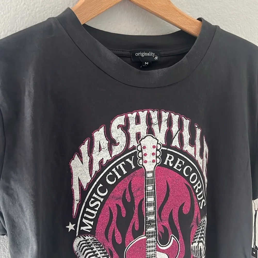 NWT Originality Nashville Graphic Tee | Band Tee | Crop | Size Medium Gray - Image 2
