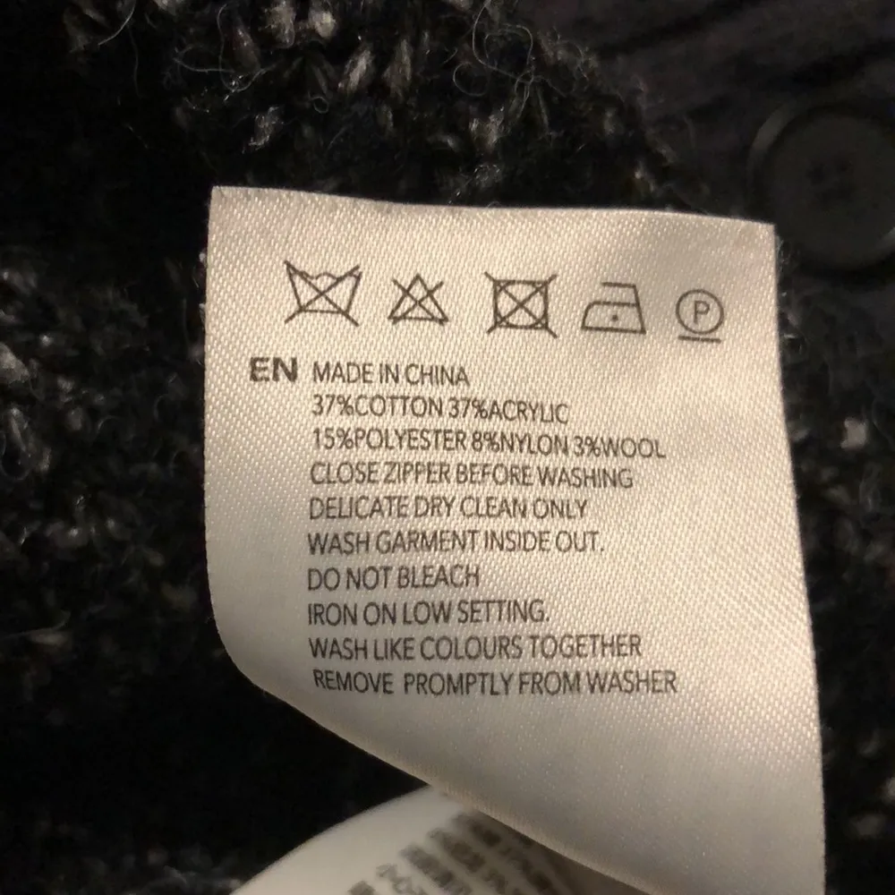 Darwell Colorblock Oversized Pullover Sweater Black sz Small fits M-Large - Image 9