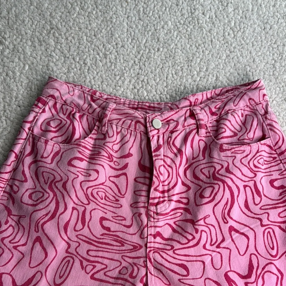 Bailey Rose Pink Patterned Wide Leg Jeans Size L - Image 3