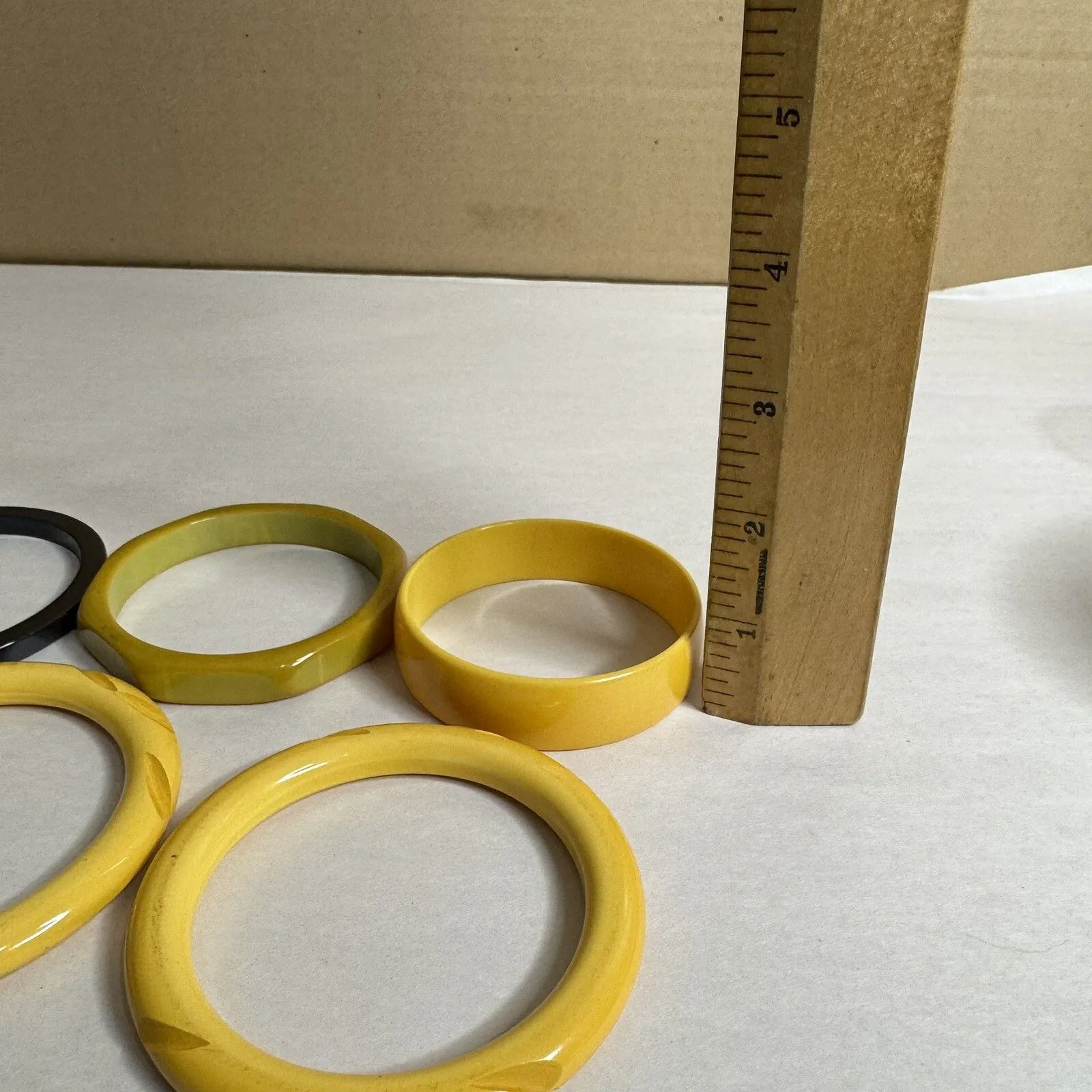 Vtg Bakelite Bangle Bracelets‎ Craved Yellow Green TESTED MCM Retro Spacer Corn - Image 16