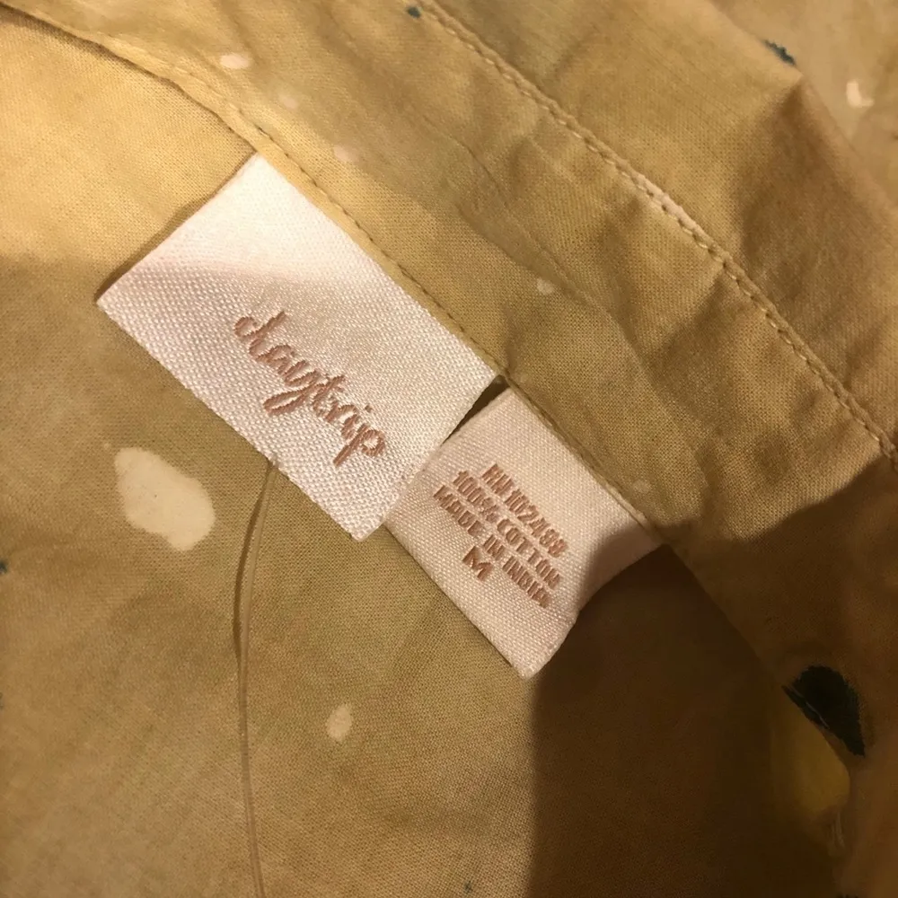 DAYTRIP from Buckle button down Cotton shirt Top size Medium - Image 5