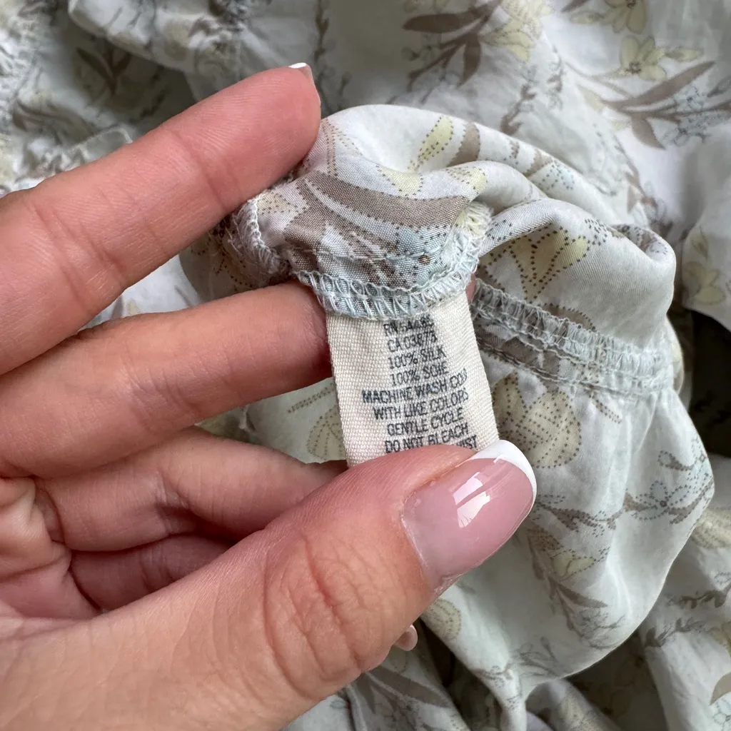 100% silk Y2K American Eagle Outfitters pale blue floral midi skirt - size 14 - Image 4