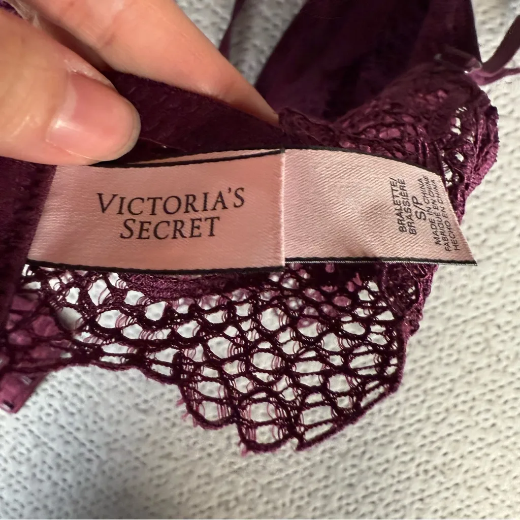 Victoria's Secret Burgundy Purple Lace Mesh Triangle Bralette Size Small EUC - Image 3