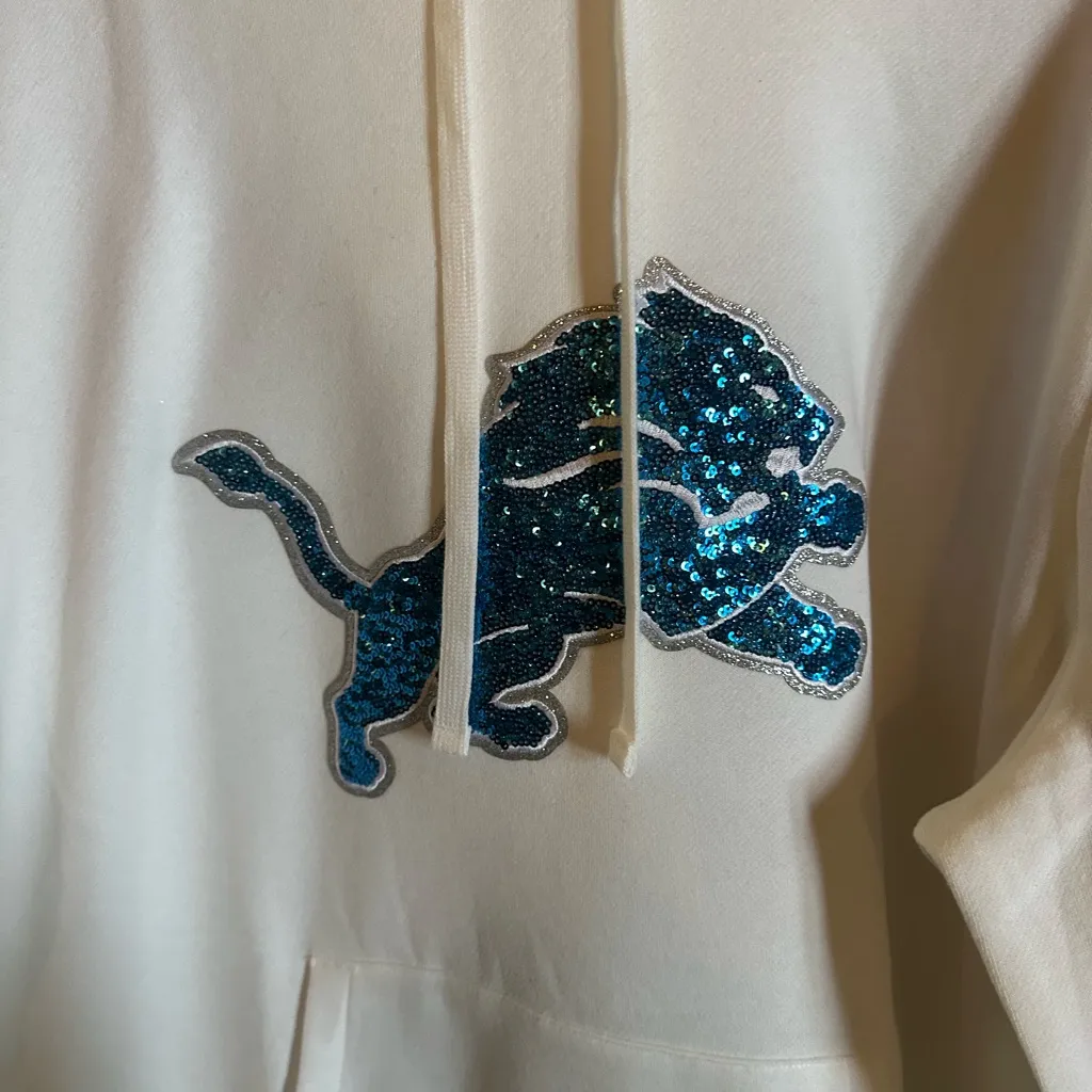 Detroit Lions Hoodie with Blue sequin glitter Lion mascot logo! Size XL - Image 4