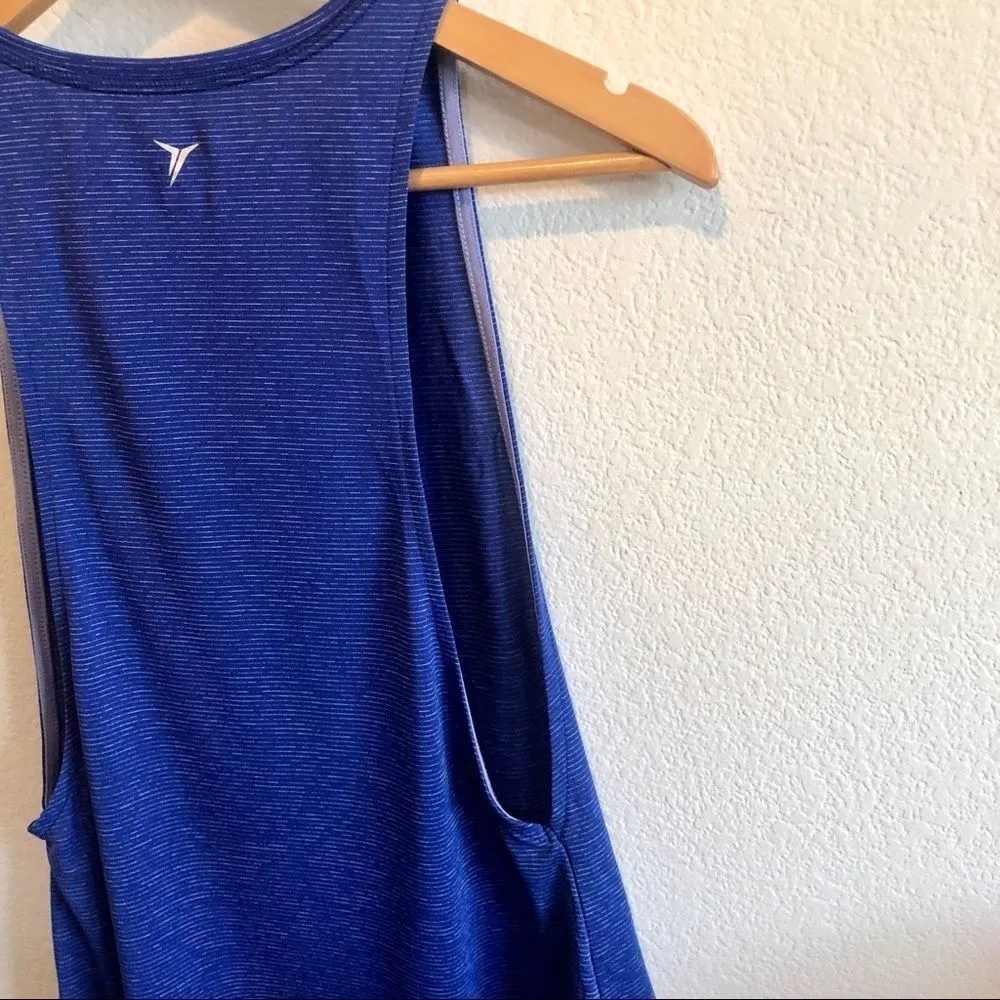 Old Navy blue Active top SP - Image 6