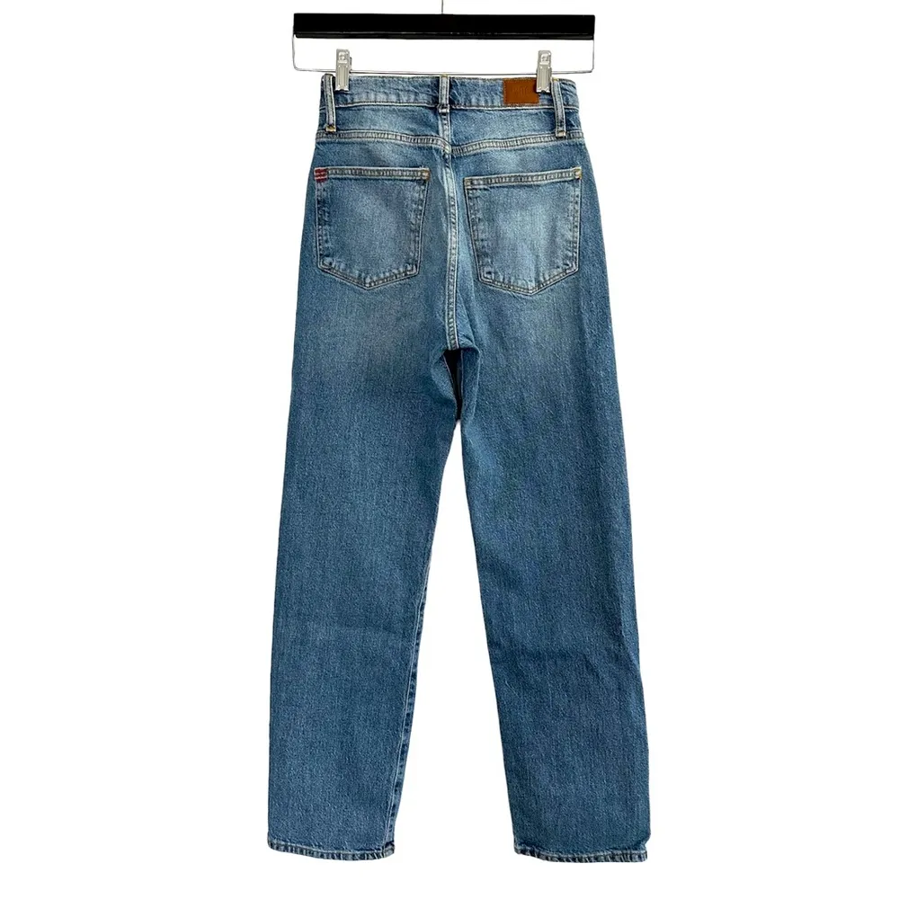 Urban Outfitters BDG High Rise Straight Leg Jeans • Sz 26 - Image 3