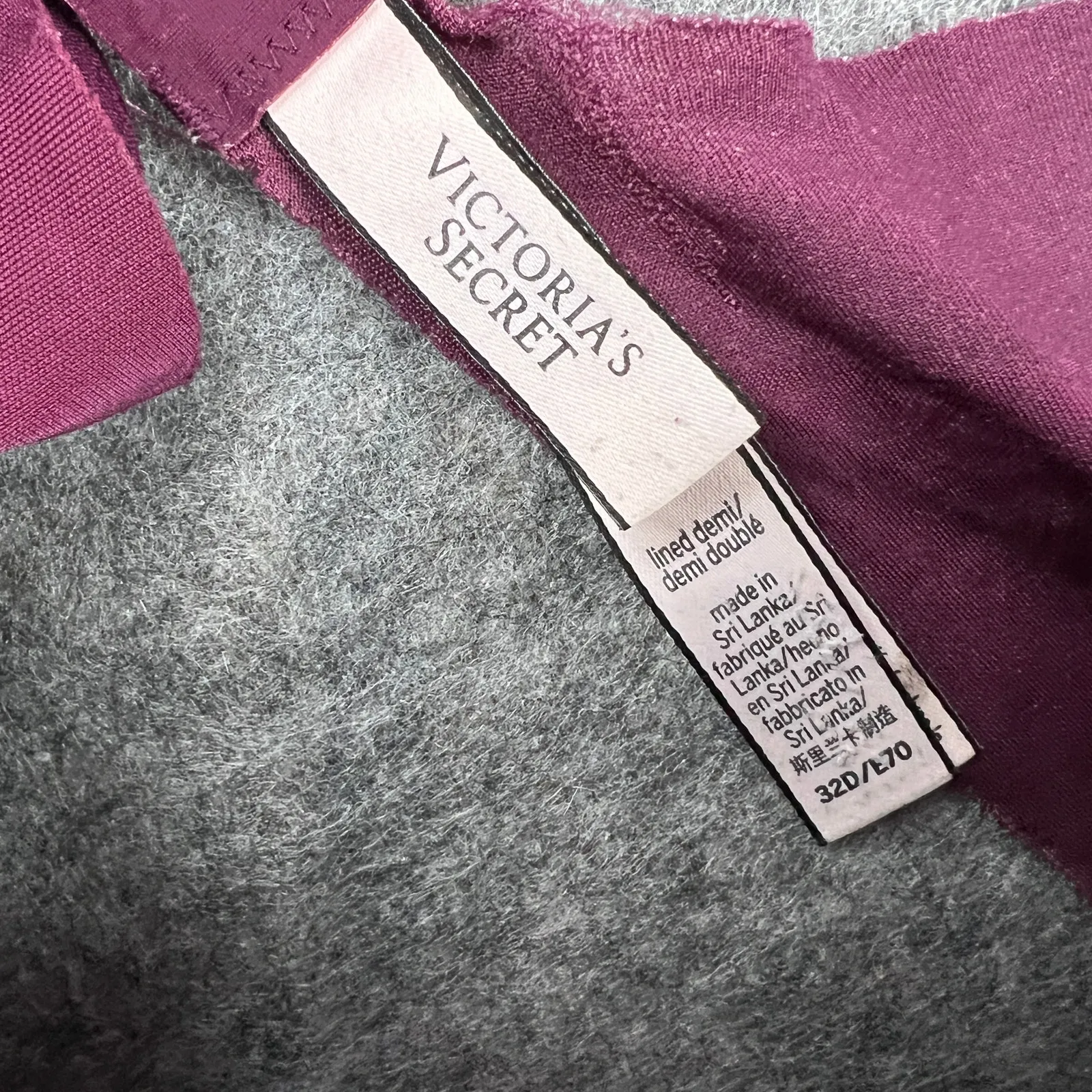 Victoria Secret Lined Demi‎ Maroon Plum Bra with Metal Gold V Size 32D - Image 4