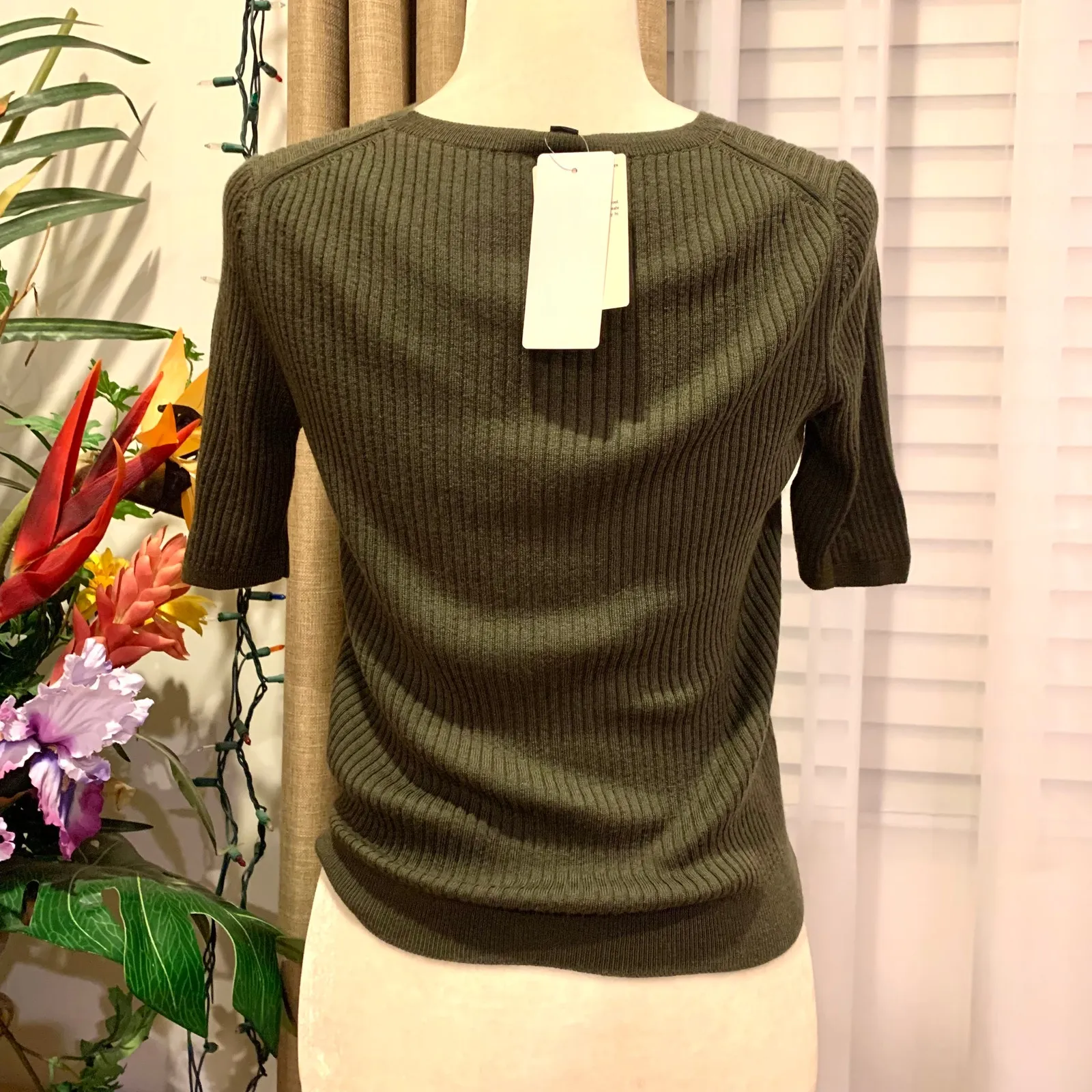Uniqlo Merino Ribbed Sweater Half Sleeve in Olive Green - Image 4