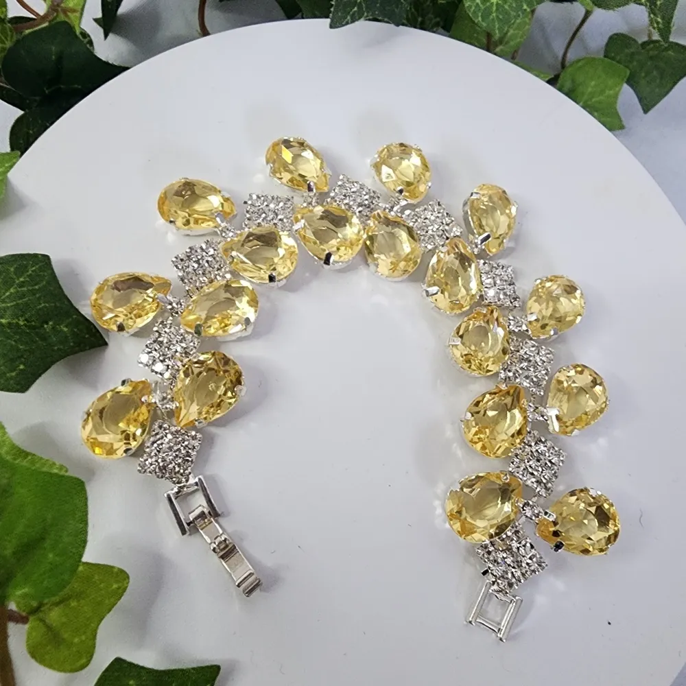 Glam Yellow Sapphire Color Teardrop and Clear Bracelet New - Image 5