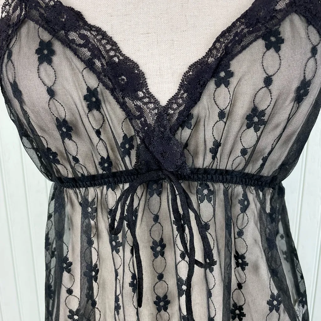 Vintage 1960s Beau Monde Lingerie Black Sheer Floral Long Nightgown Size Small - Image 4
