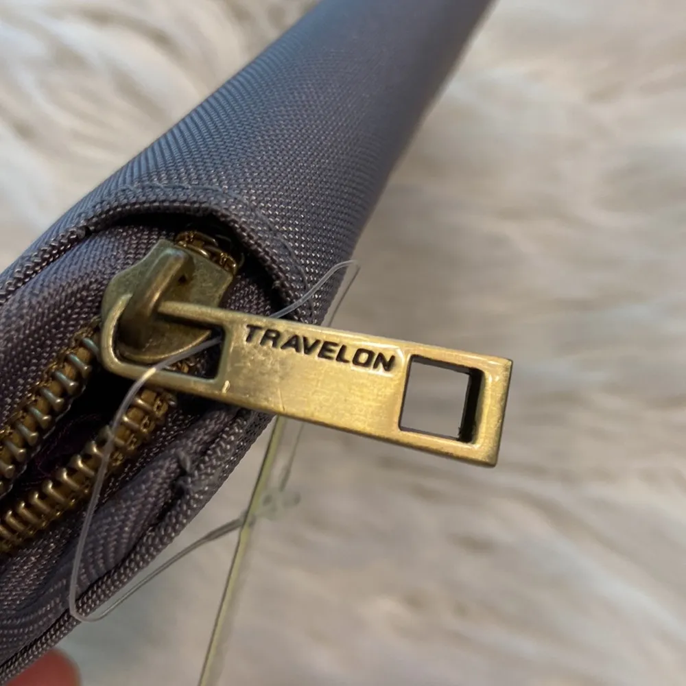 Travelon RFID Blocking Wallet color gray - Image 7