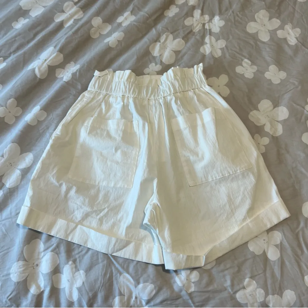 Zara High-Waisted Shorts with Black Buttons - Image 2