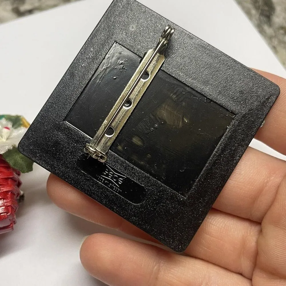 Lot Of 3 Costume Brooch Pins Christmas Holiday Basket / Snowman / 1 Ocean Waves - Image 9