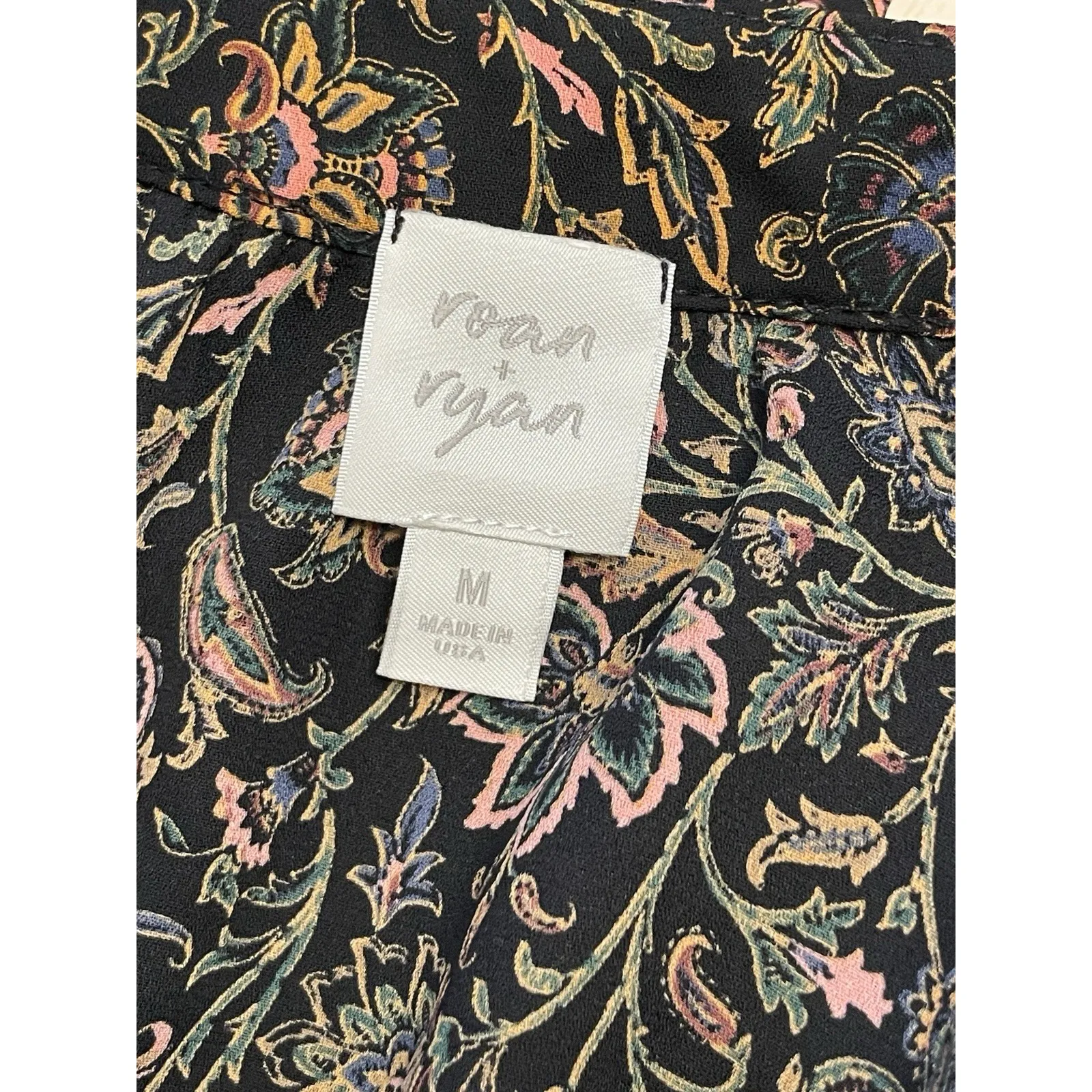 ROAN + RYAN Blouse Top Women Medium Black Floral VNeck Sheer Flowy Office Dressy Size 8 - Image 4