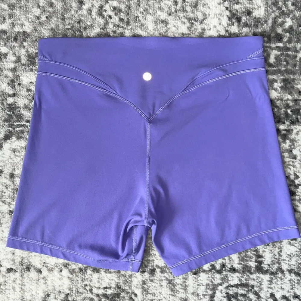 Lululemon Align Curve Seam High-Rise Short 6" - Image 3