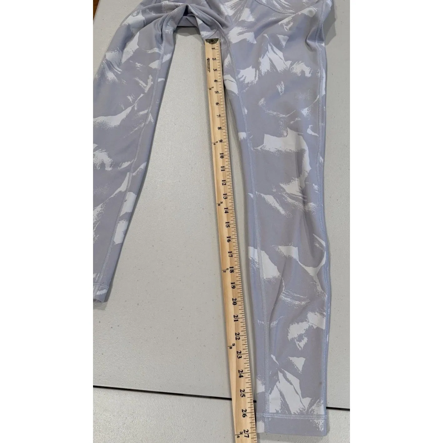 Lululemon Leggings Womens 4 Light Grey Patterned Stretch Active Athletic Travel - Image 5