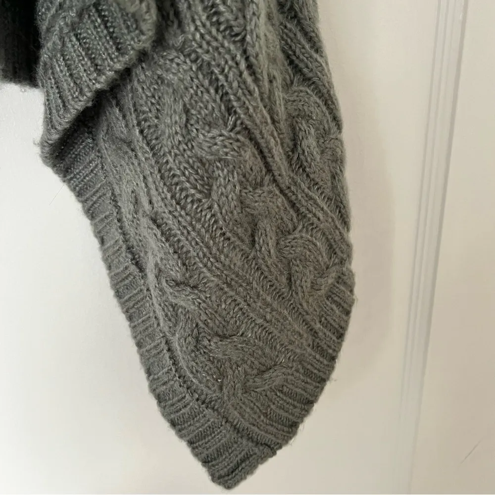 Loft Grey Cable Knit Open Cascade Sweater Vest XS/S EUC - Image 4