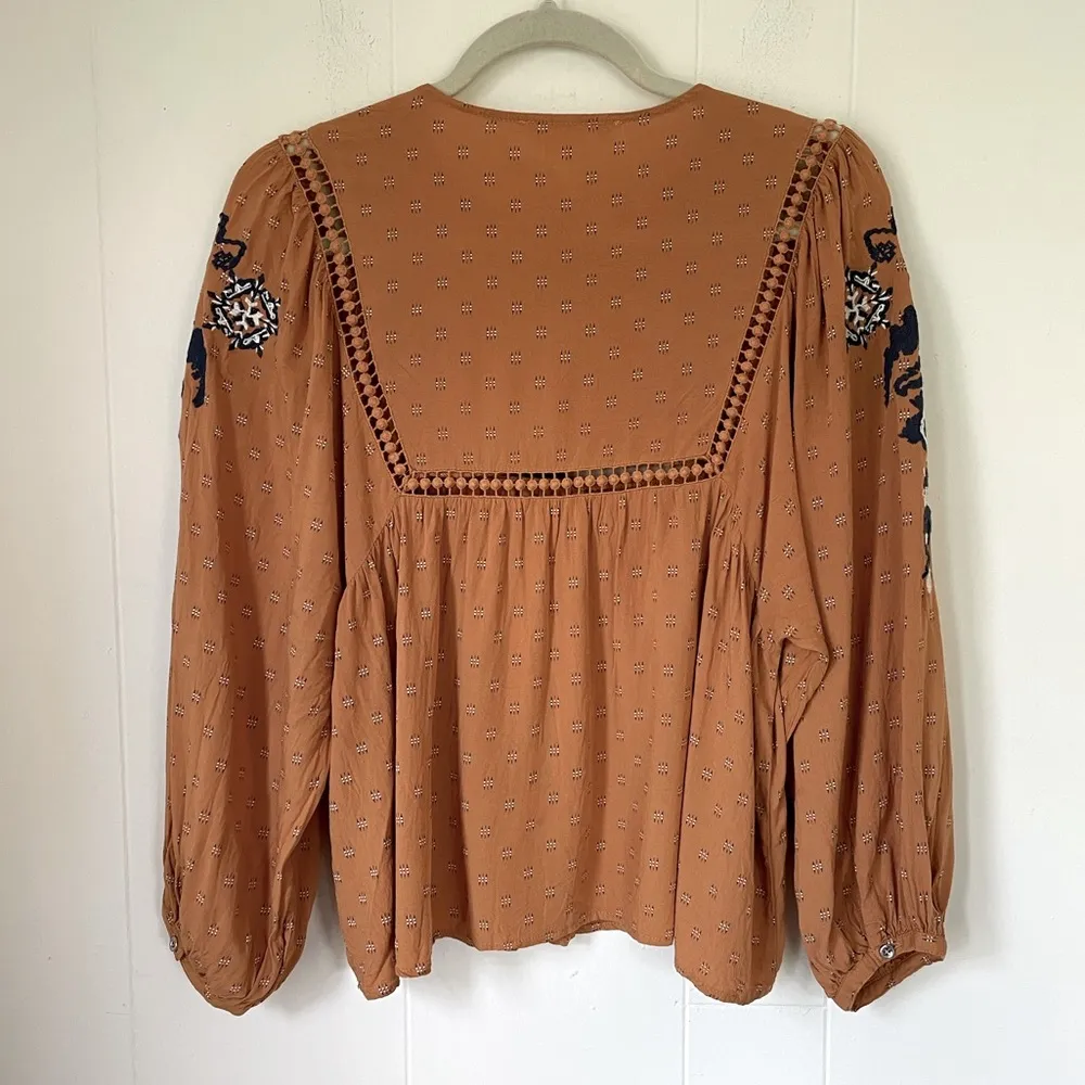 Love Stitch boho burnt yellow blouse ~ embroidered tie front ~ women’s size S - Image 5