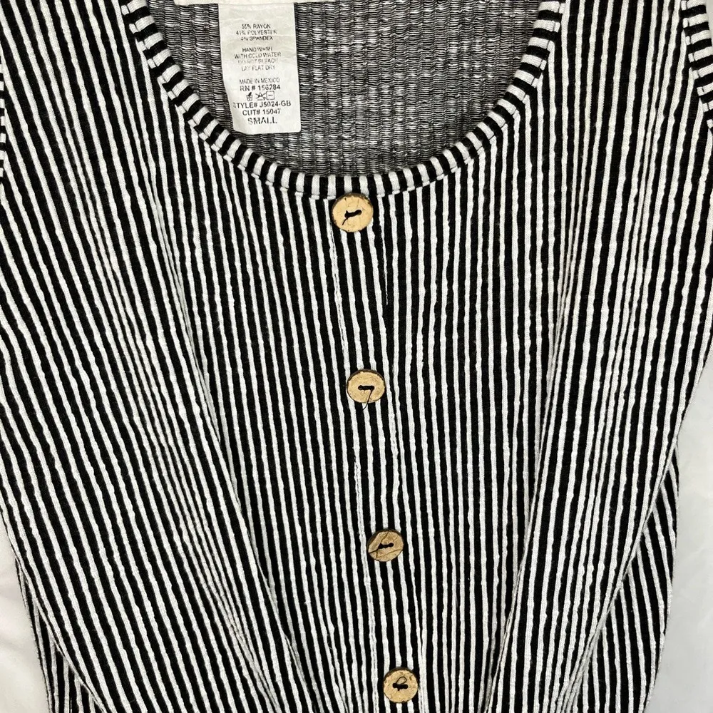 Black and White Button-Down Tank Top Cropped Feminine Striped Minimalist Chic - Image 5