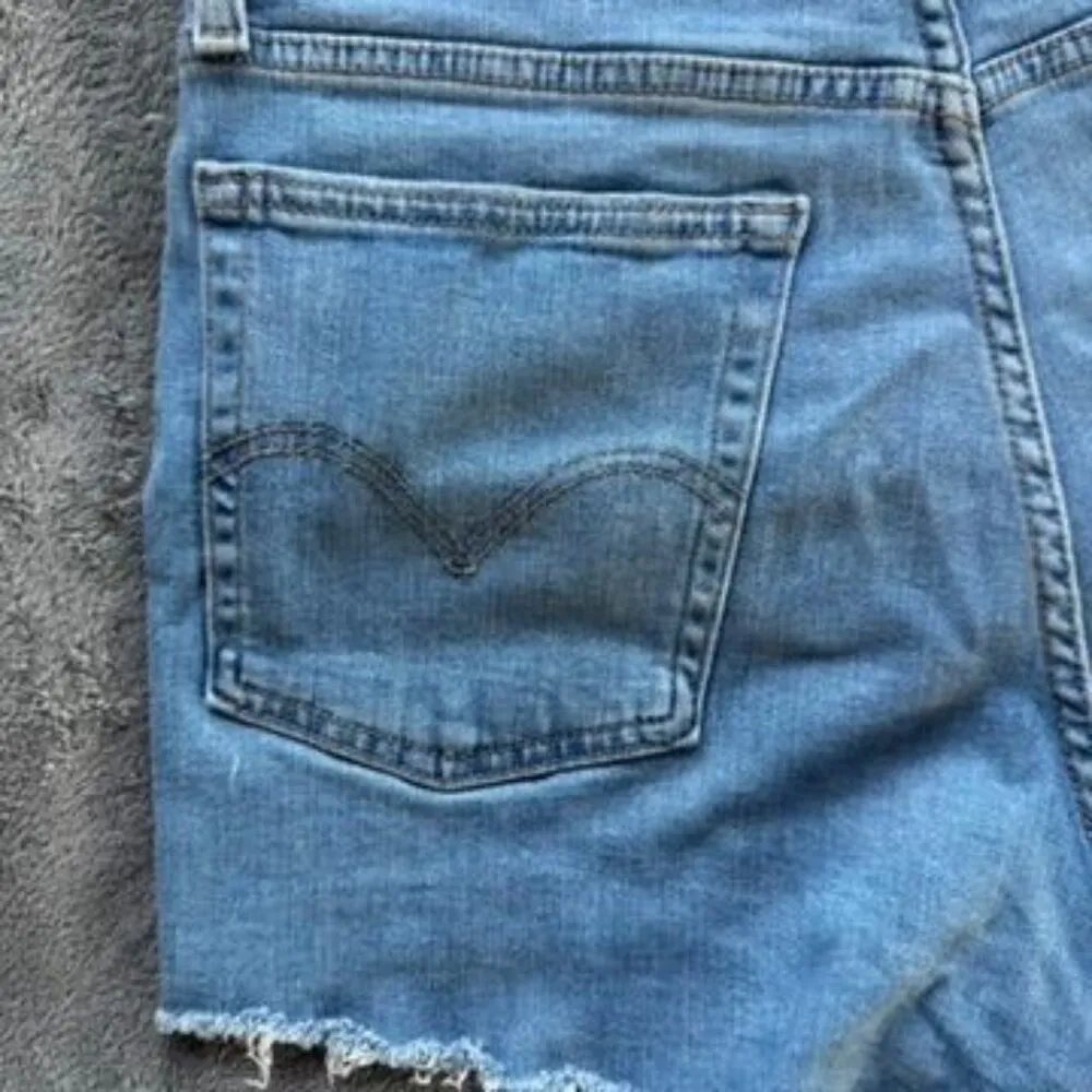 Levi High Rise Shorts Sz 30 - Image 8