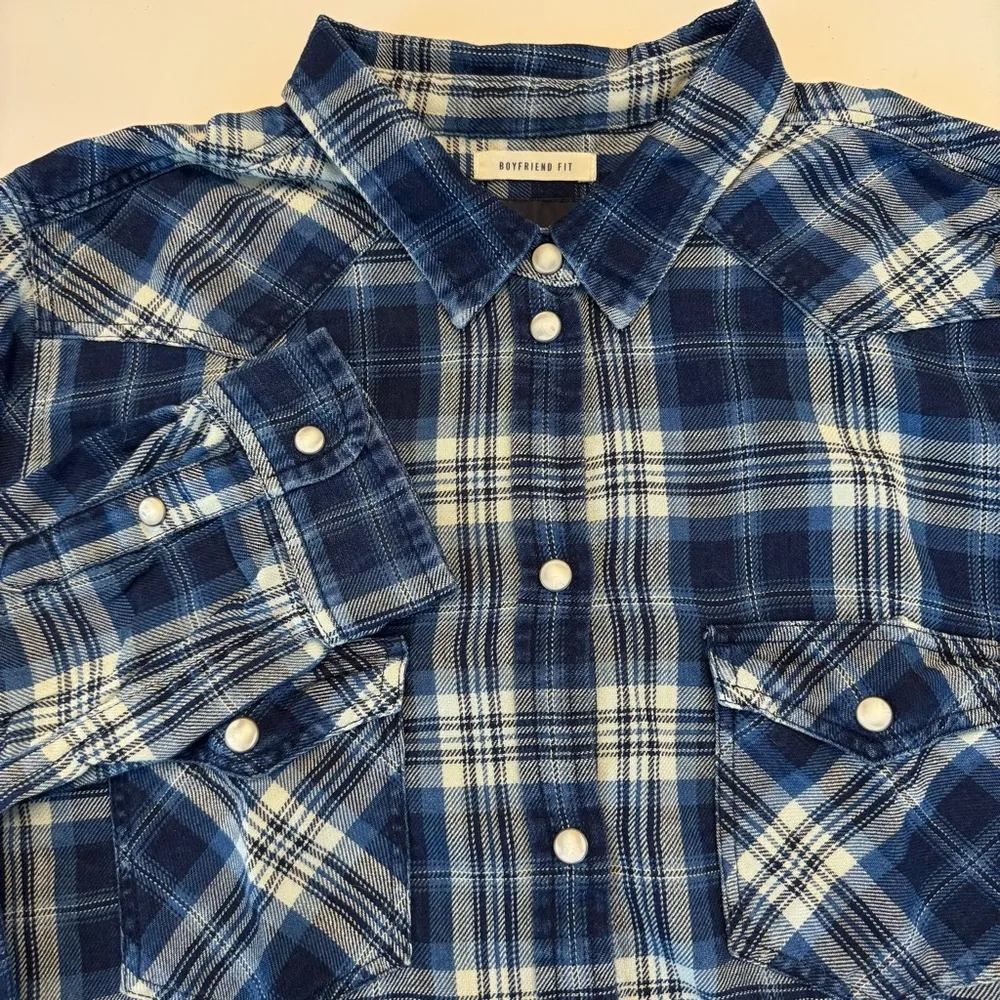 American Eagle AE Boyfriend Fit Flannel Pearl Snap Blue Plaid Medium Gorpcore - Image 2