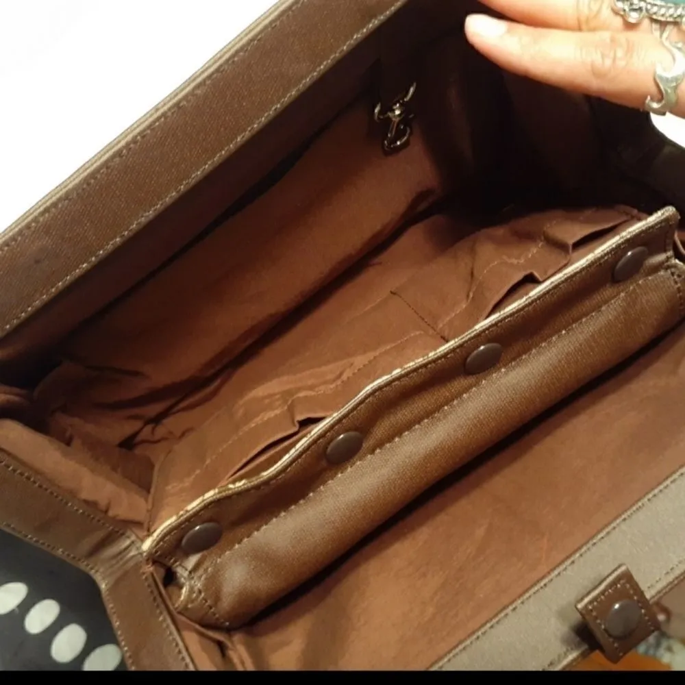 Gorgeous Petunia Pickle Bottom Diaper Bag Pink - Image 9