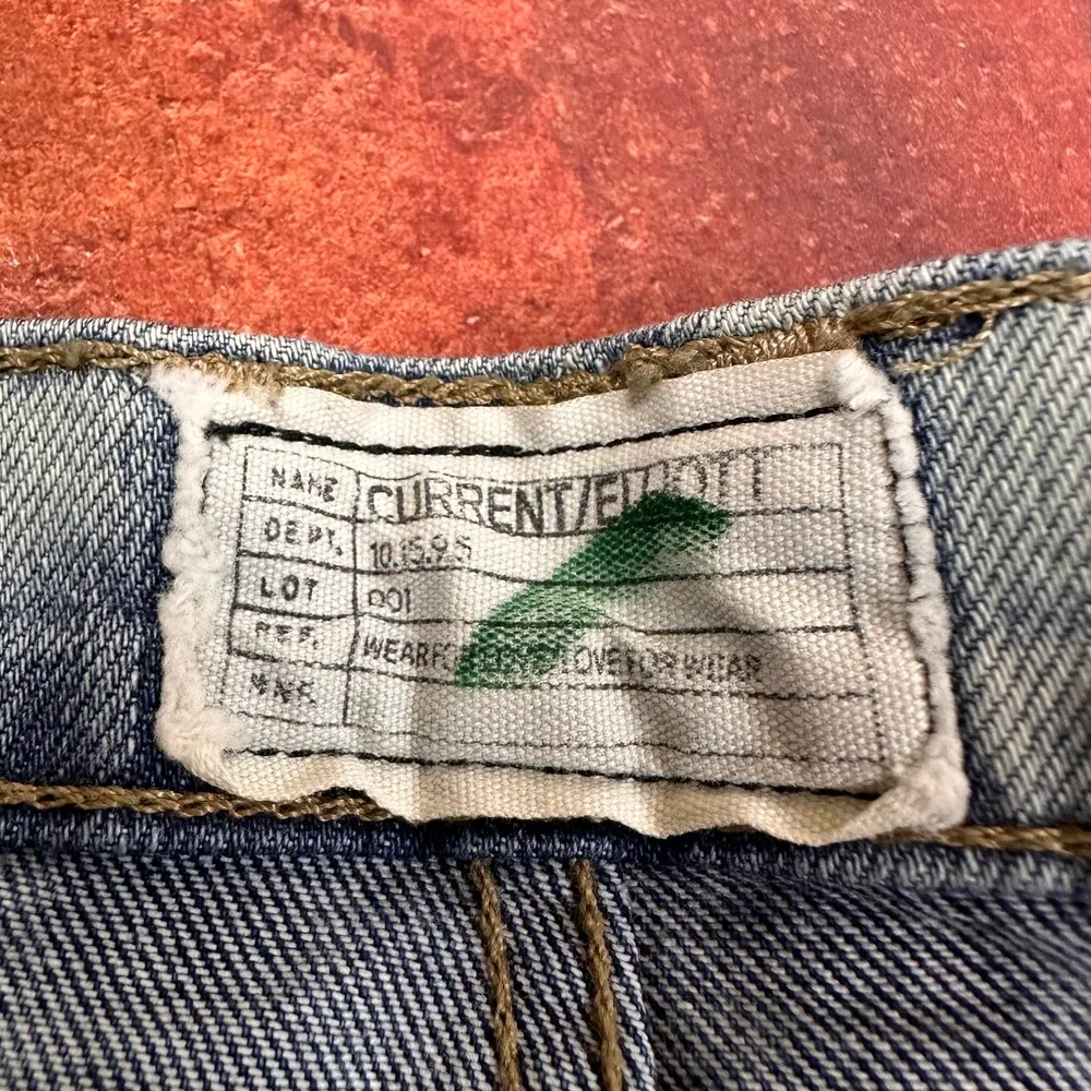 Current/Elliott Light Wash Denim Shorts - Image 3