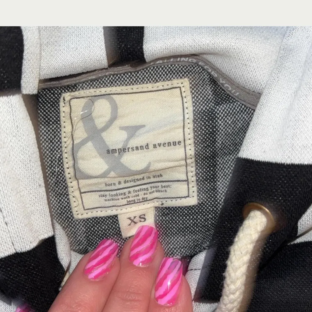 Ambers and Avenue Checkered Hoodie Black Size XS - Image 4
