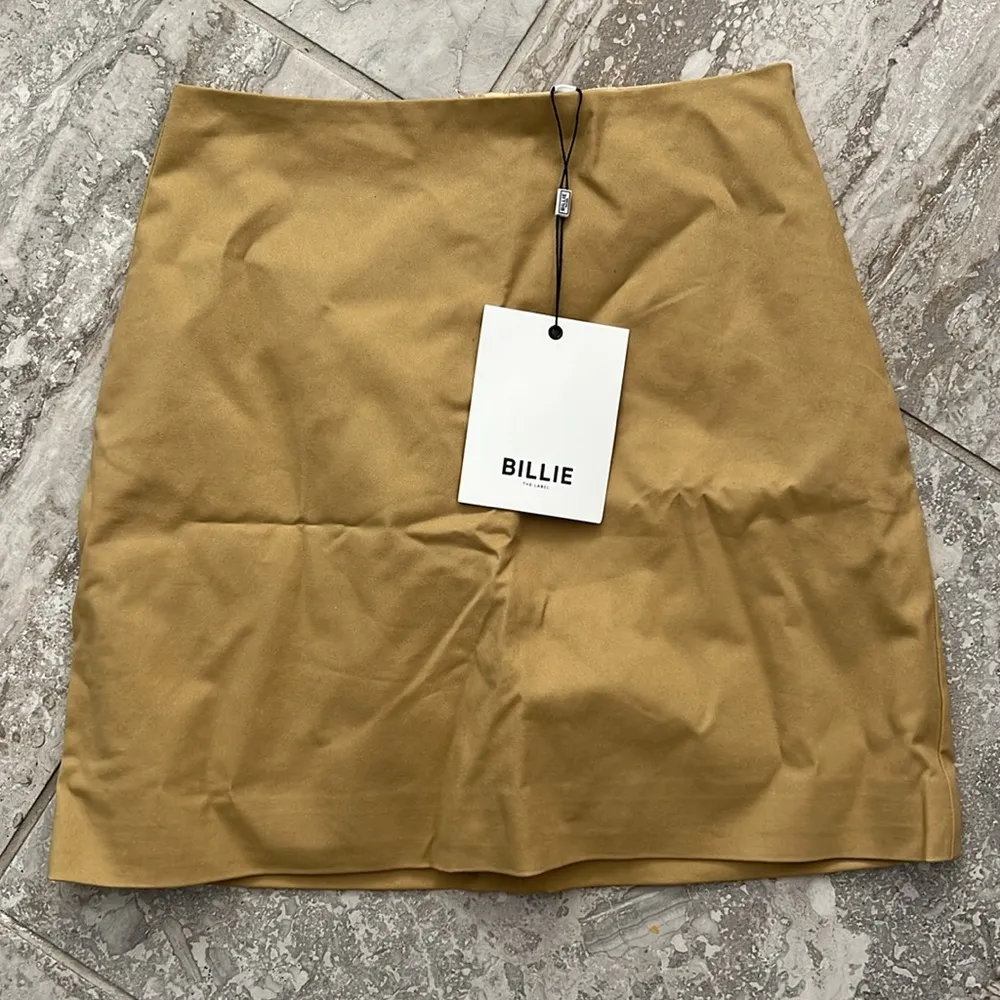 NWT Billie the Label Eva Skirt in Khaki, Size 0 New w/Tag Tan - Image 2