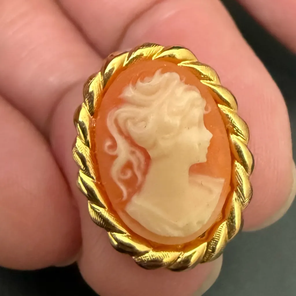 Vintage Unsigned Gold - Image 9