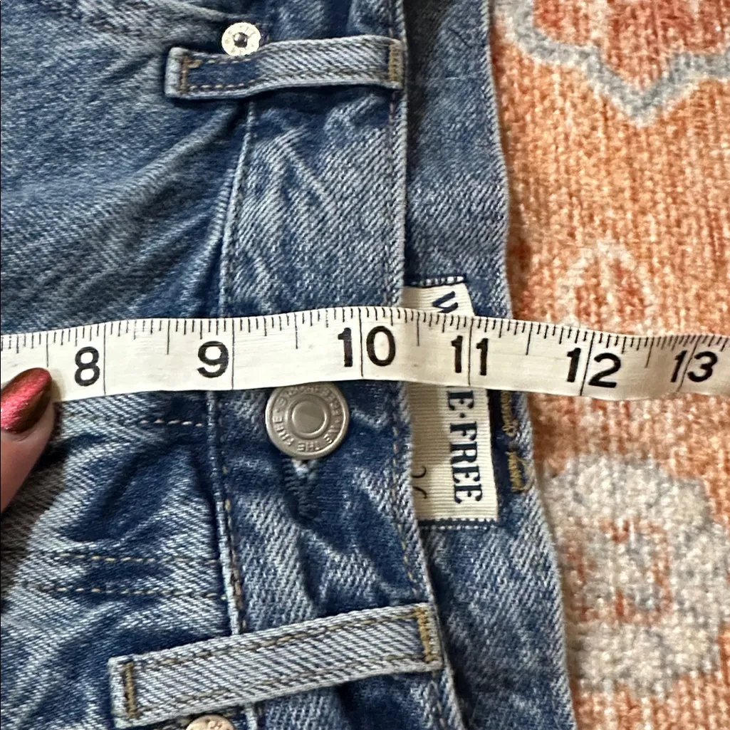WE THE FREE PEOPLE IVY MID RISE Jean SHORT size 26 distressed boho denim shorts - Image 12