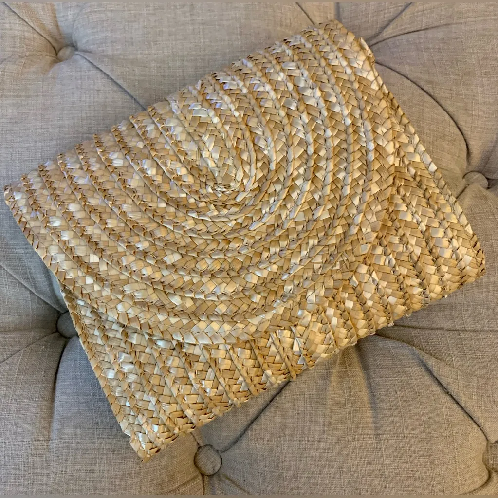 NWOT Woven Straw Clutch Tan - Image 6