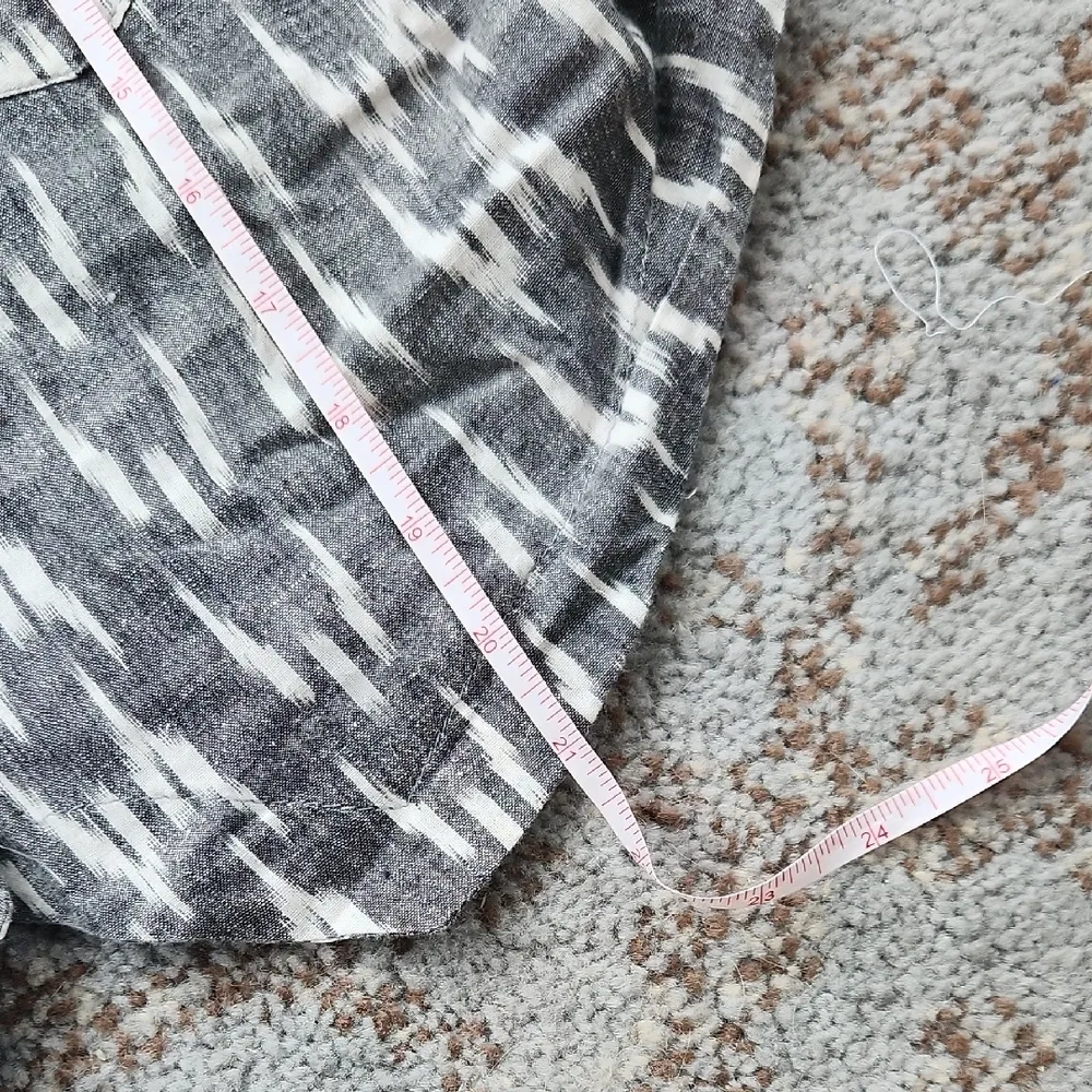 Vintage Toni Todd Short Sleeve Button Down Blouse Gray White Size undefined - Image 4