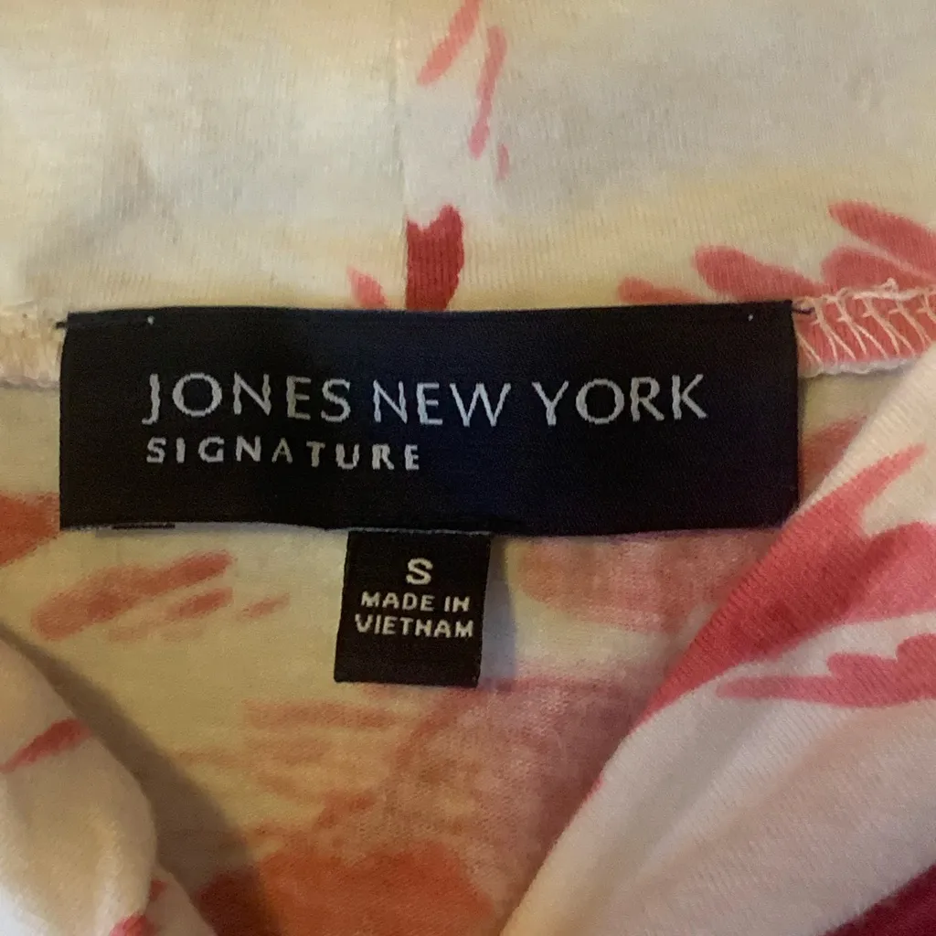 Jones New York NWT Top Small Dusty Pink and White Floral Blouse Sleeveless Fit - Image 2