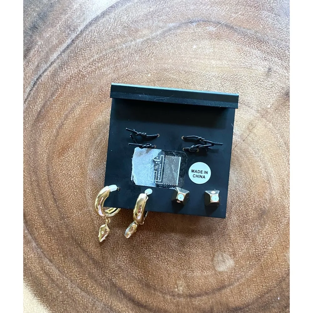 NWT Vince Camuto Gold Crystal Earring Set - Image 6