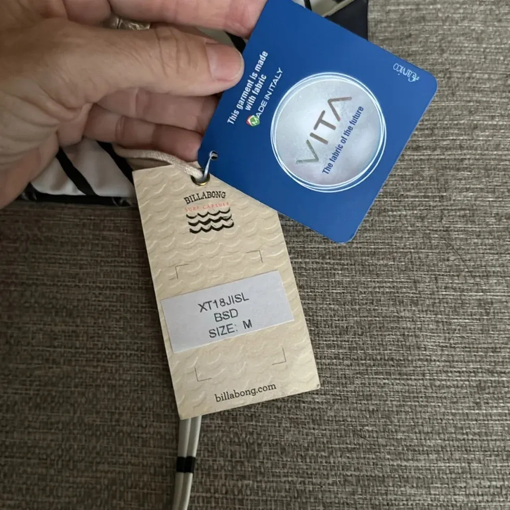 Billabong island time reversible bikini top size M ✨ NWT - Image 7