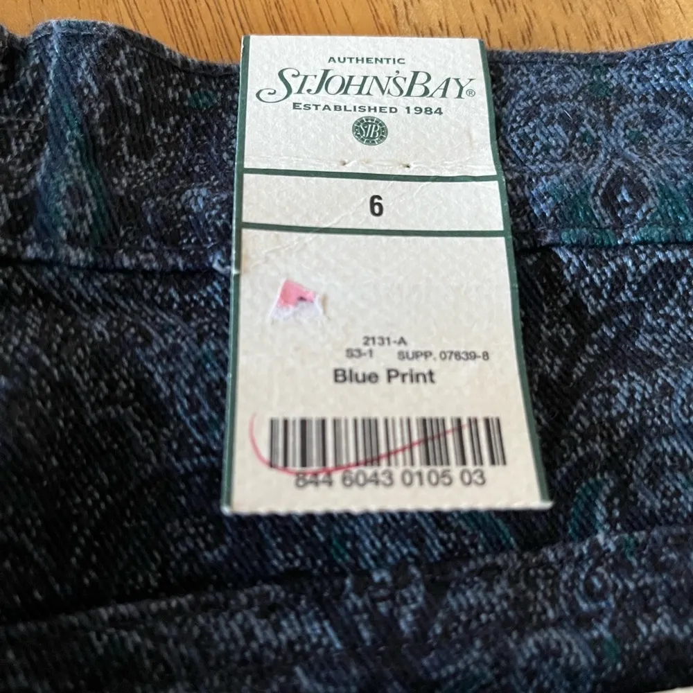 St. John’s Bay stretch pure comfort Y2K blue paisley print jeans, size 6. - Image 6
