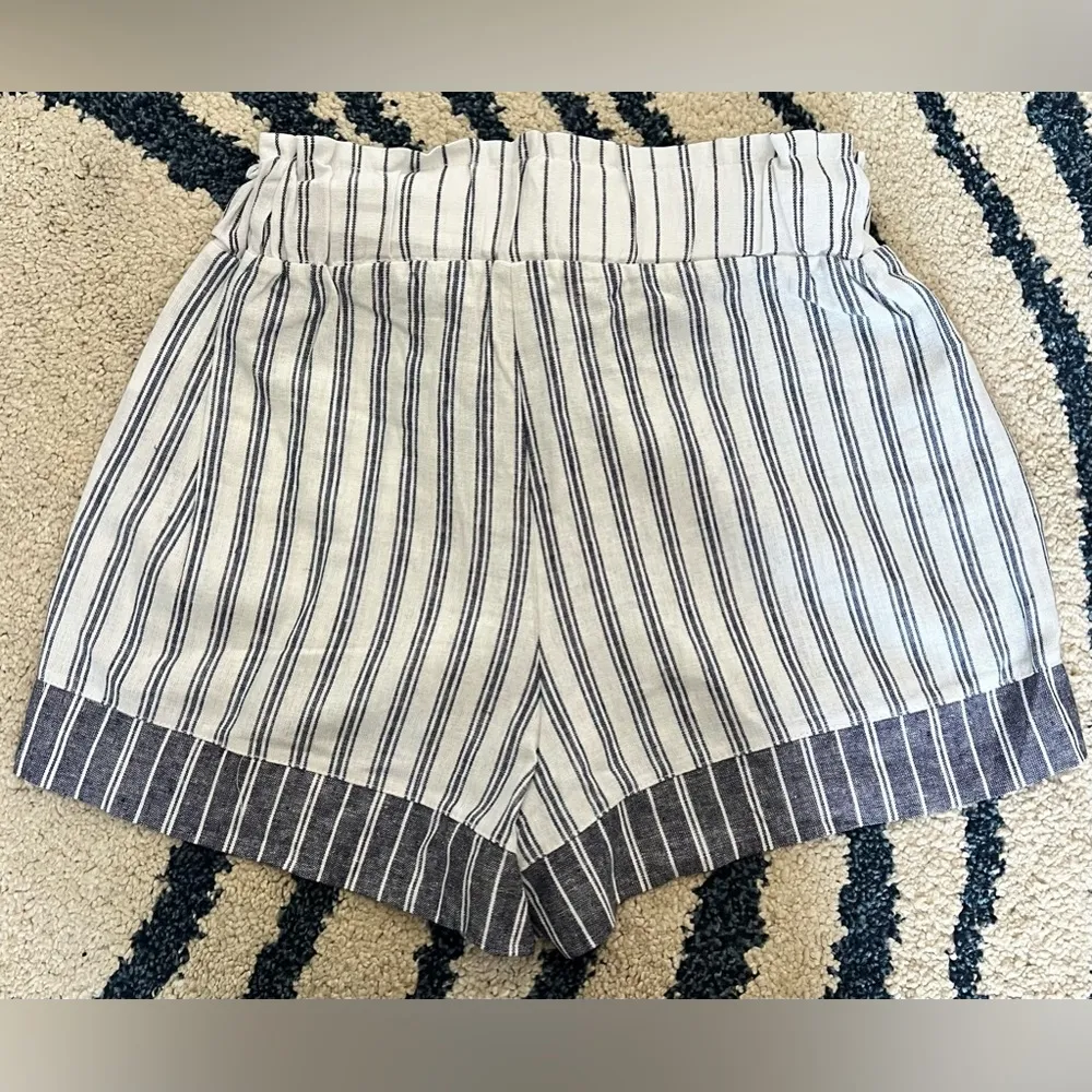 🆕Banjara, Blue and Shite Linen Shorts, Medium - Image 4