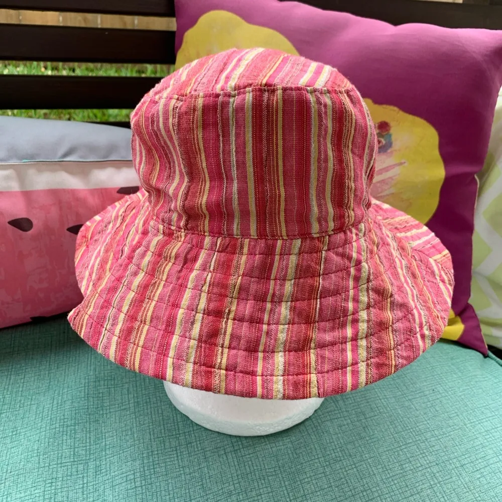 Pink hat Yellow - Image 2