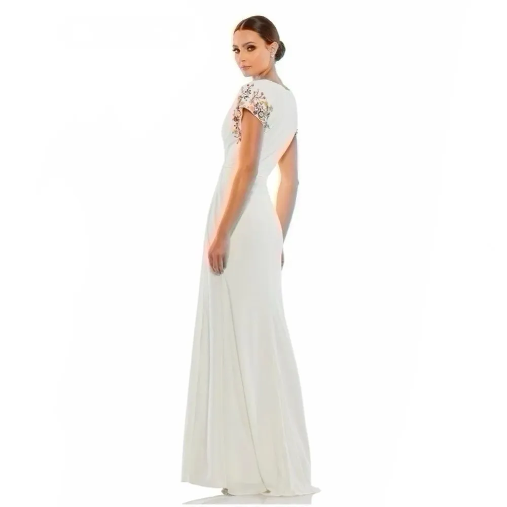 NEW Mac Duggal Women’s Beaded Cap-Sleeve Jersey Gown White Size 4 - Image 4