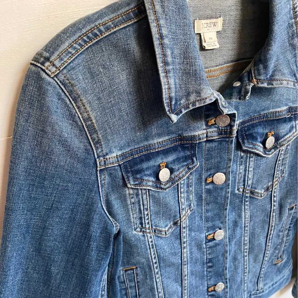 J. Crew Factory Women's Blue Denim Trucker‎ Jacket - XS - Image 10