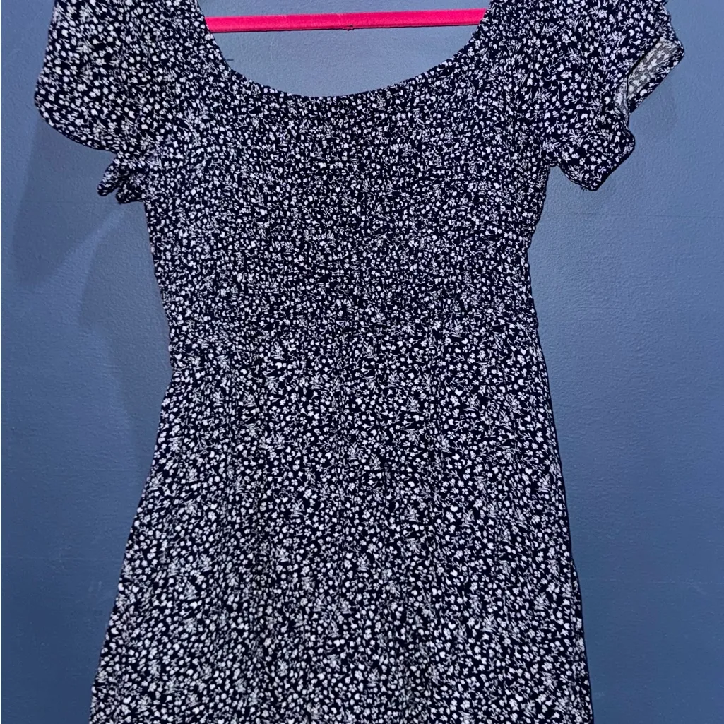 Hollister Black and White Patterned Mini Dress - Image 5