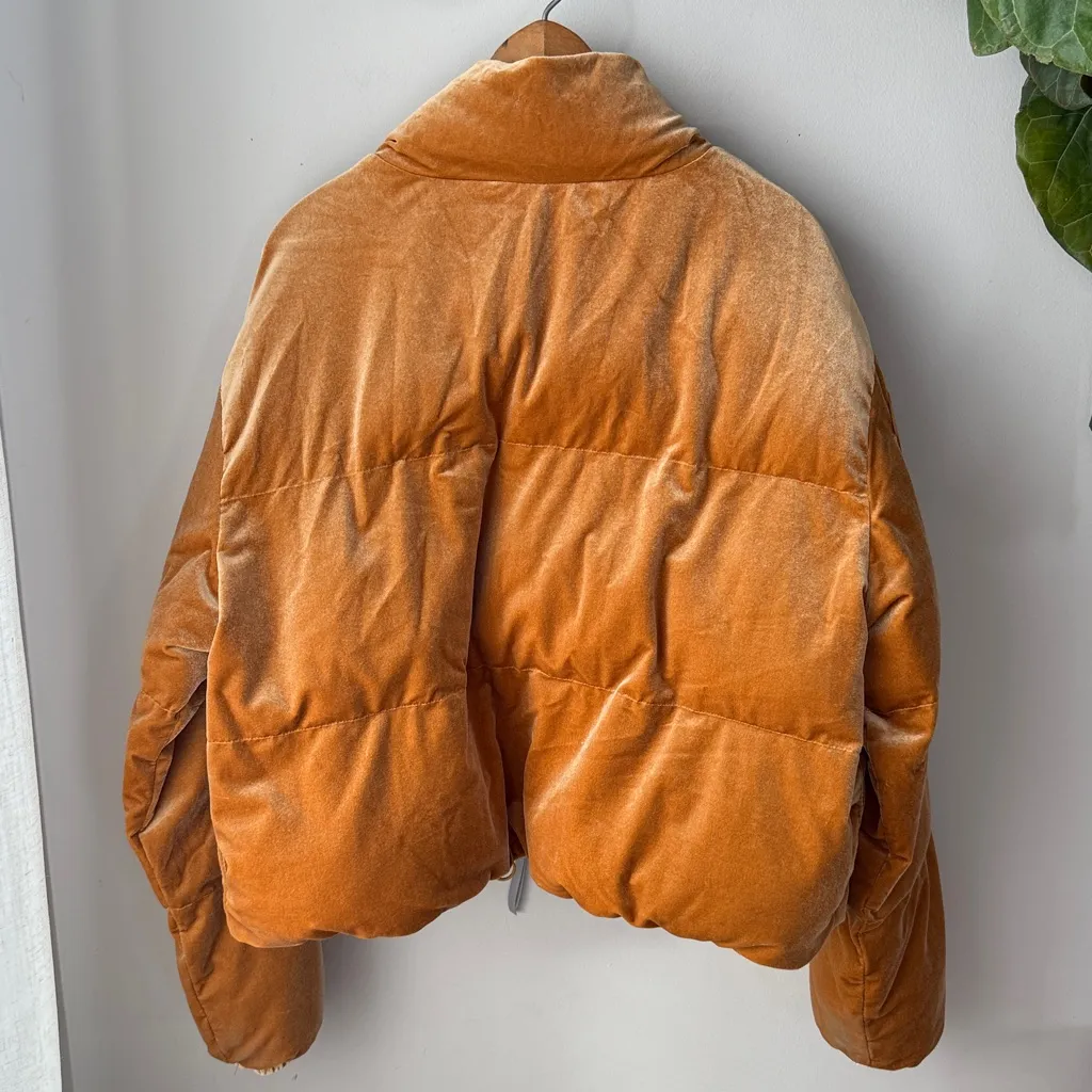 Fabletics  Wander Velour Light Honey Cropped Puffer Jacket - Image 4